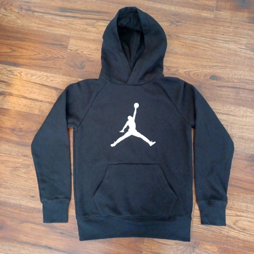 NIKE AIR JORDAN BOYS HOODIE Color Black